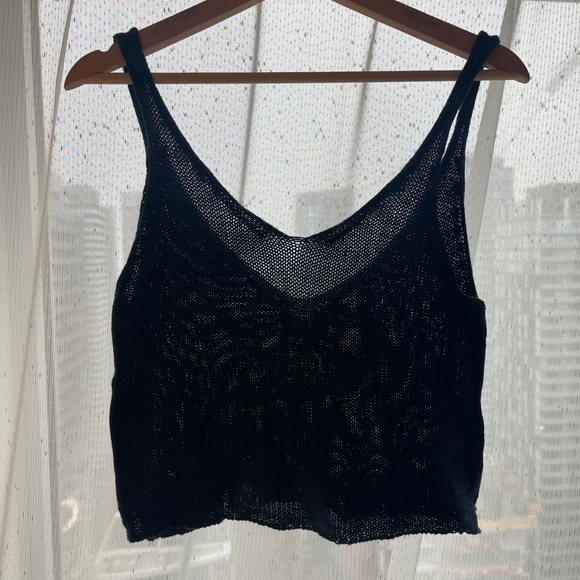 The Hanger - Knit cropped v-neck top - Picture 5 of 5